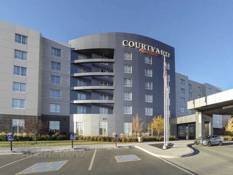 Courtyard Marriott YYC exterior