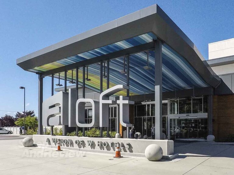 Aloft SFO main entrance