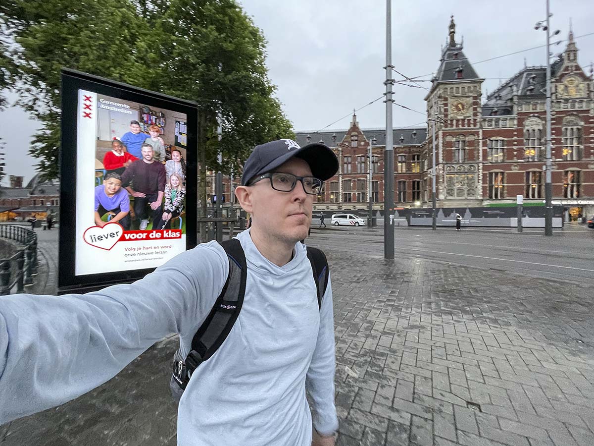 Scott walking from the central train station in Amsterdam to the park plaza Victoria hotel