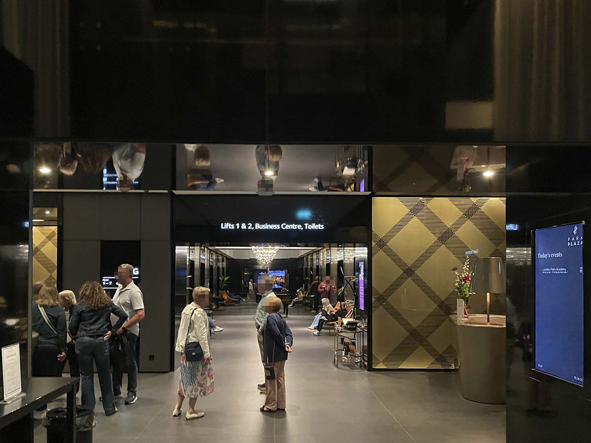 Park Plaza Victoria Hotel Amsterdam lobby