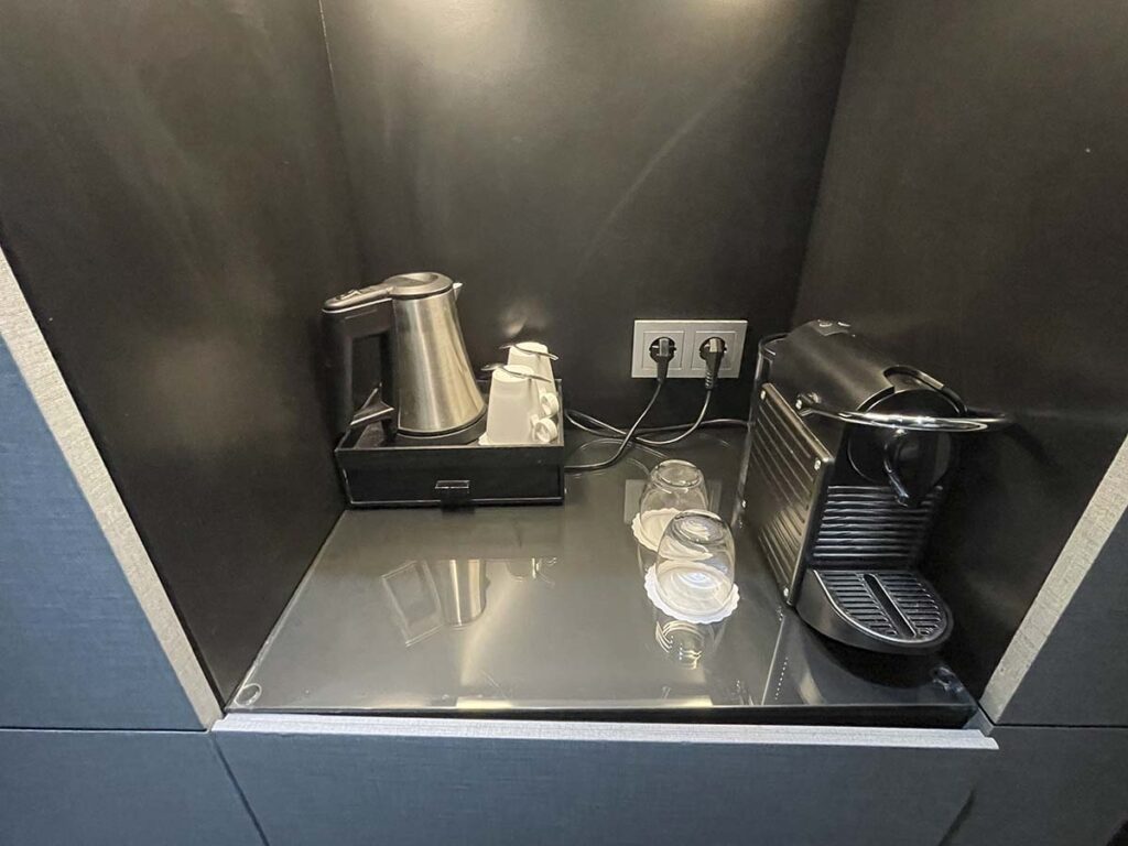 Park Plaza Victoria Hotel Amsterdam suite Nespresso machine