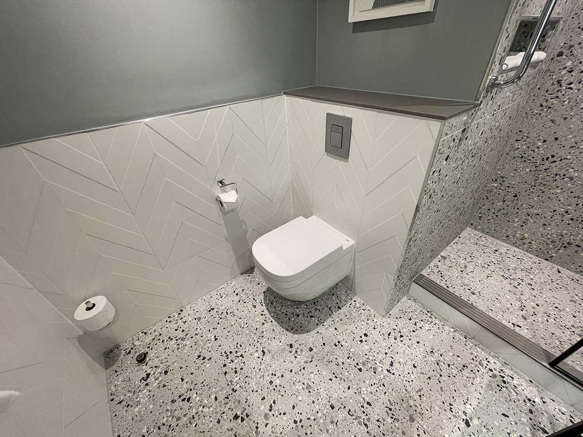 Sheraton Hotel Schiphol Airport bathroom toilet