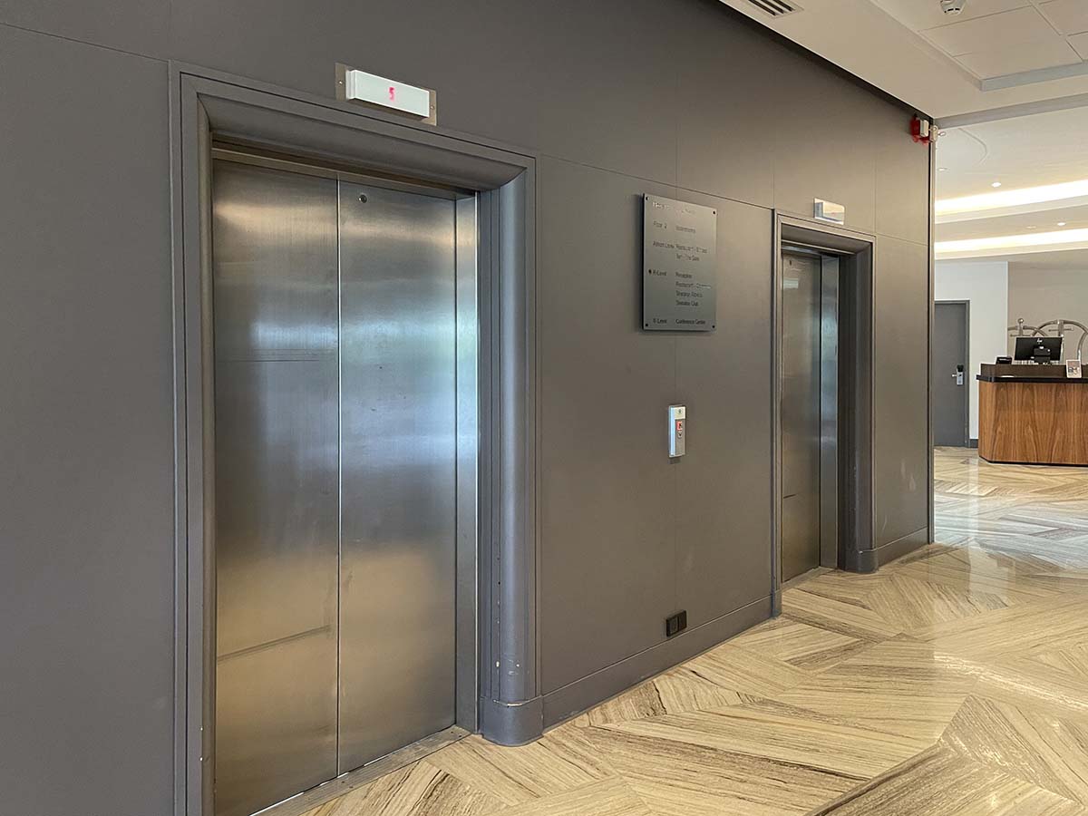 Sheraton Schiphol Airport elevators