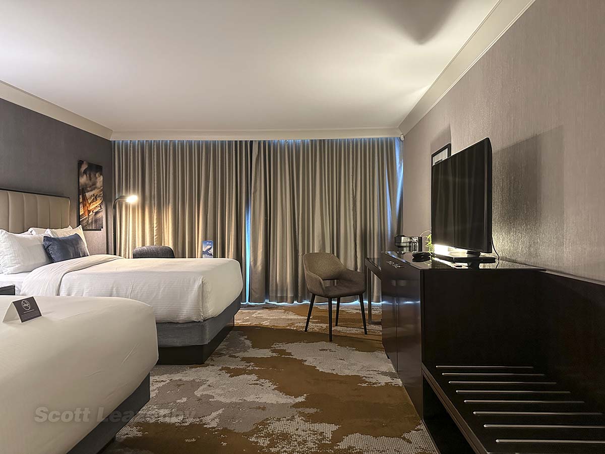 Room with twin beds at the Fairmont Hotel YVR