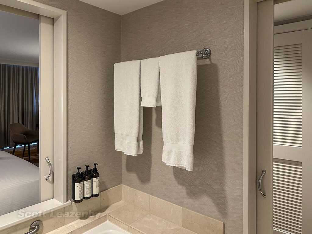 Fairmont hotel Vancouver airport Bath towels