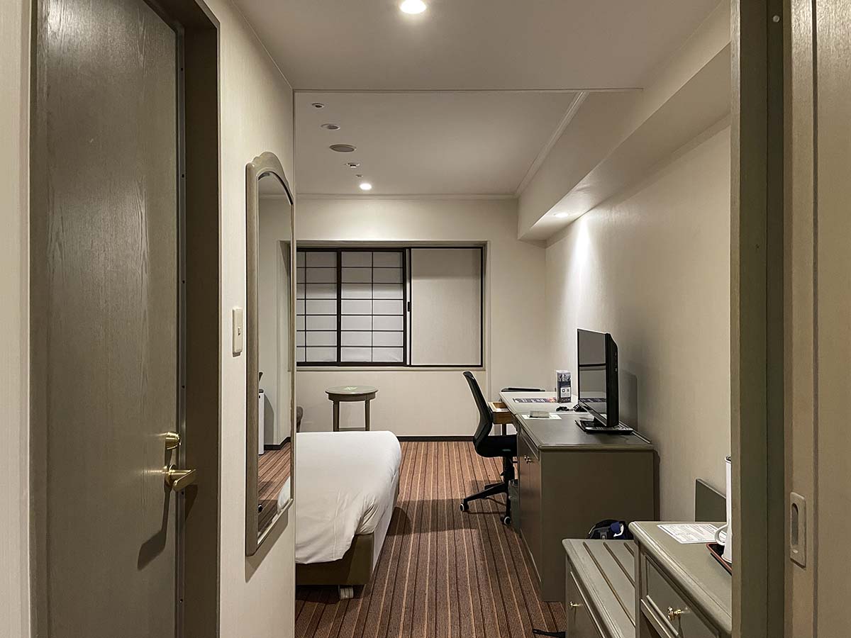 Walking into my room for the very first time at the Garden Hotel Narita 