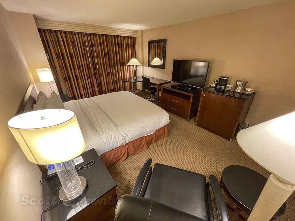 Hilton ORD wide angle room overview
