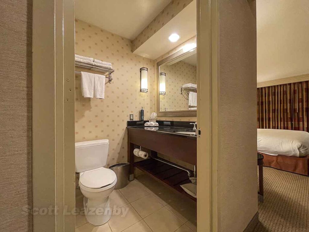 Hilton O'Hare airport bathroom