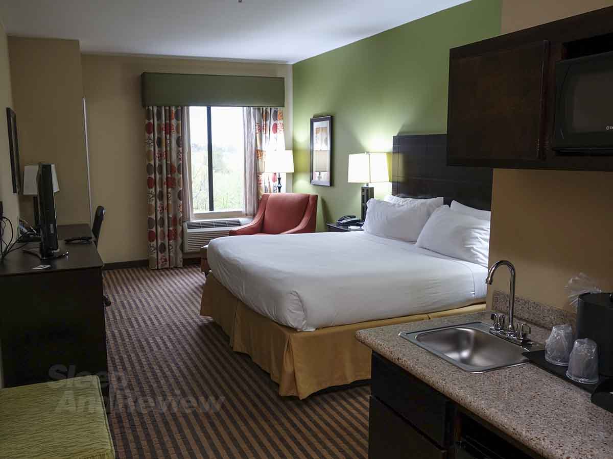 Holiday Inn Express Maumelle Arkansas room