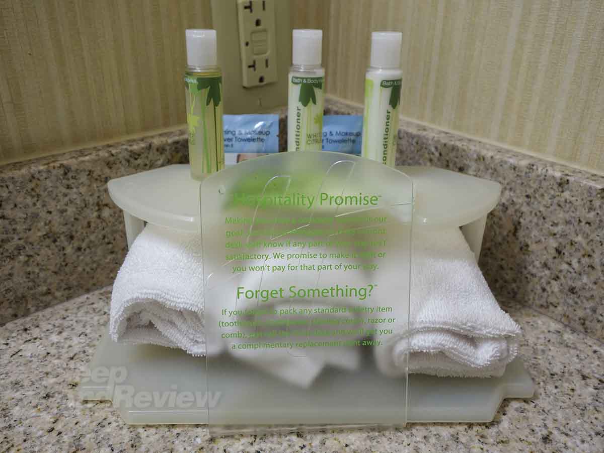 Holiday Inn Express Maumelle Arkansas bathroom amenities