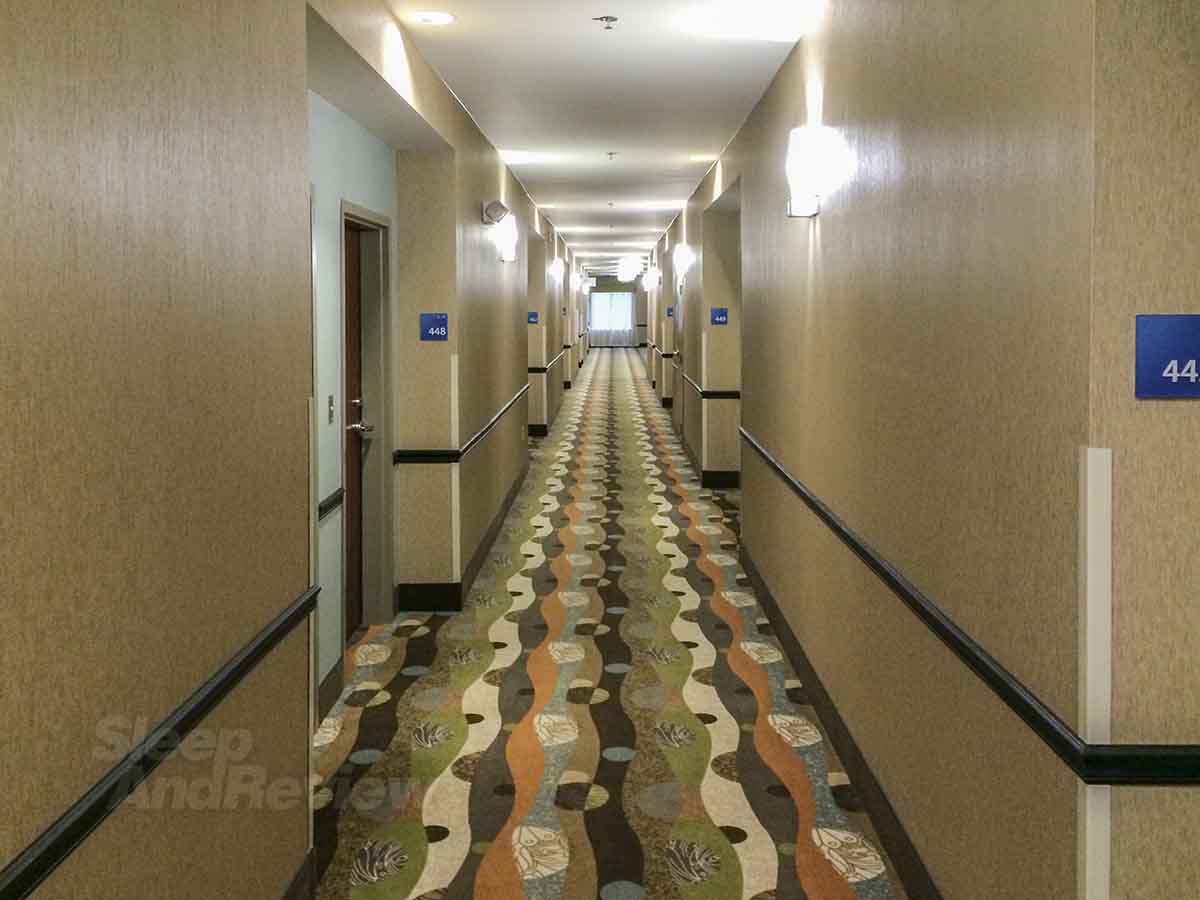 Holiday Inn Express Maumelle Arkansas hallway