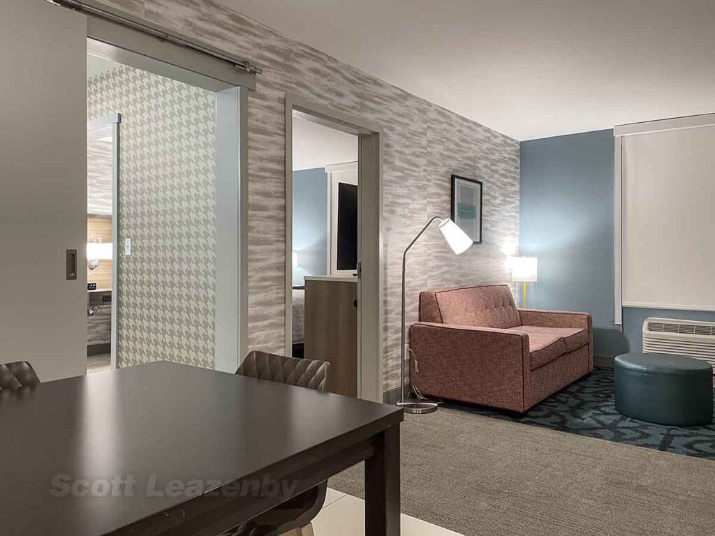 Home2 Suites Grand Blanc room overview