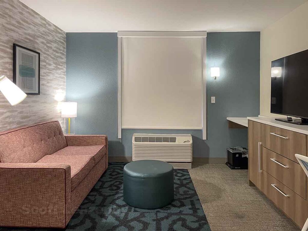 Home2 Suites Grand Blanc living room