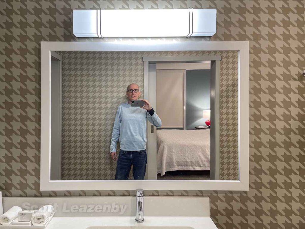 Home2 Suites Grand Blanc bathroom wallpaper