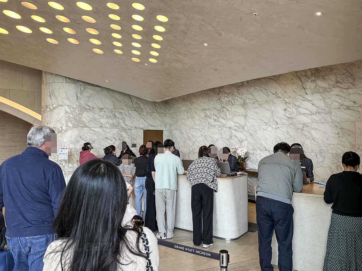 Incheon Grand Hyatt reception desk