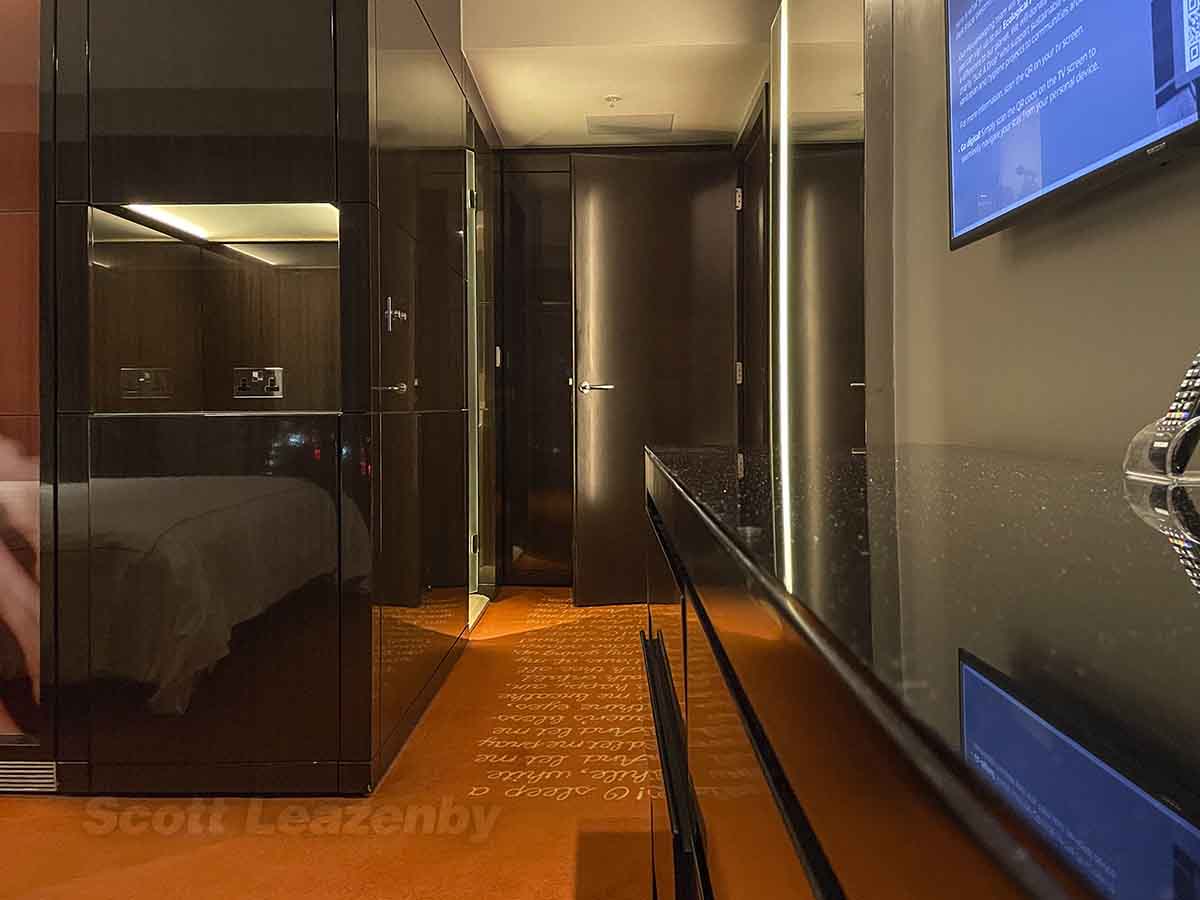 Park plaza hotel London suite bedroom details