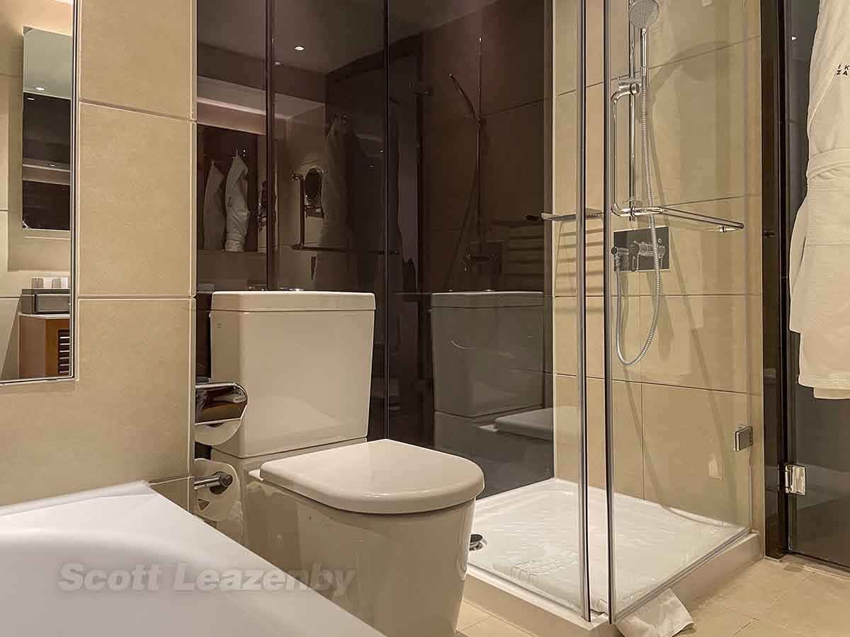 Park plaza Westminster bridge hotel London shower
