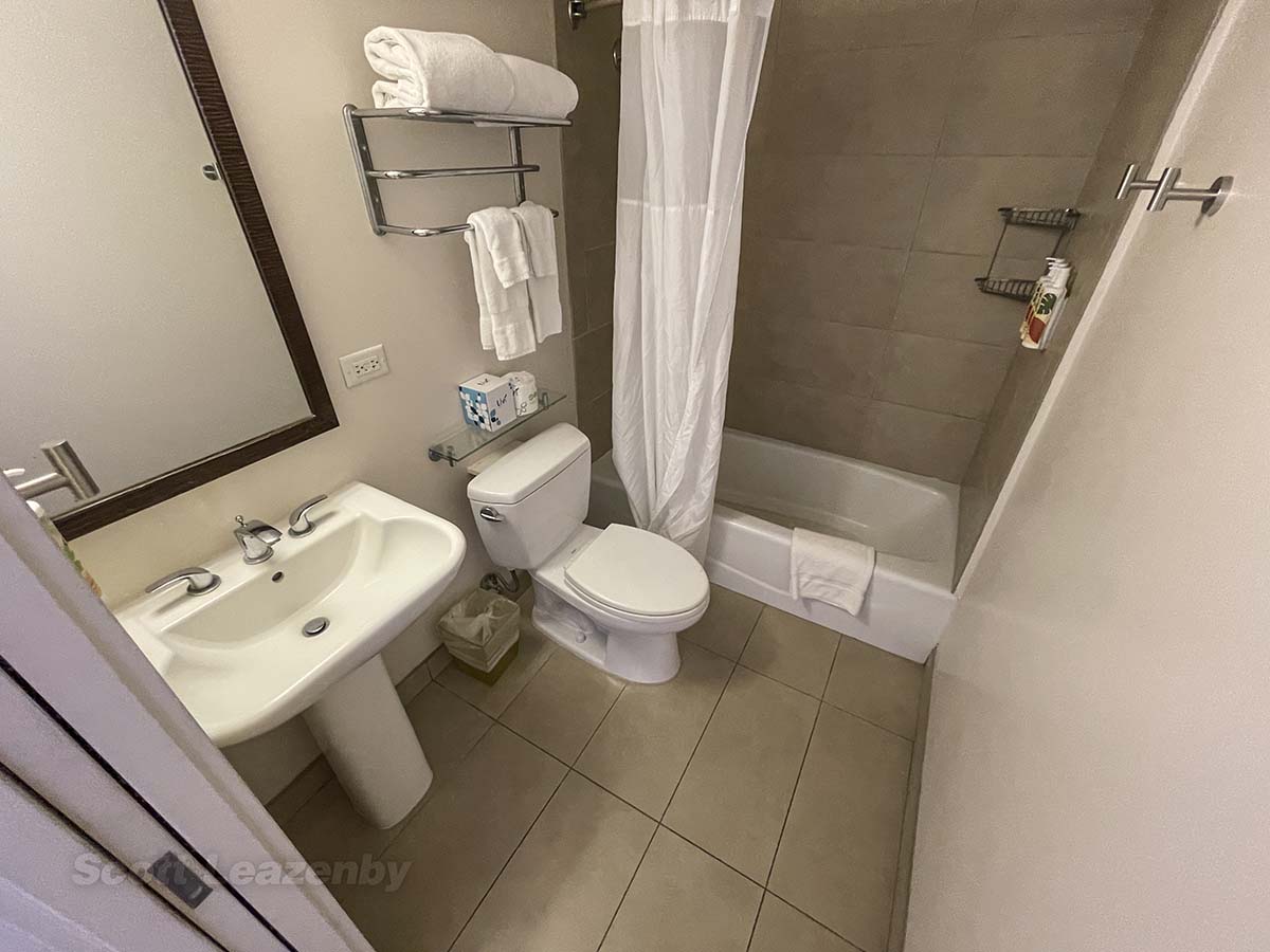 Park Shore Waikiki Hotel bathroom overview