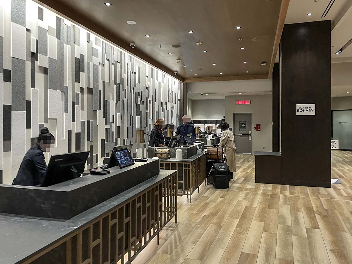 Sheraton YYZ reception desk