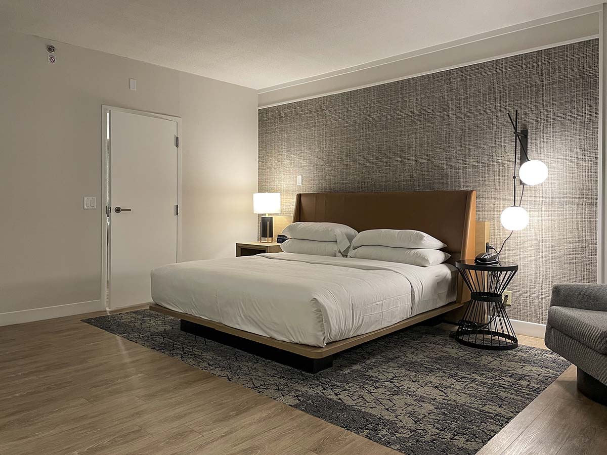 Sheraton YYZ room layout