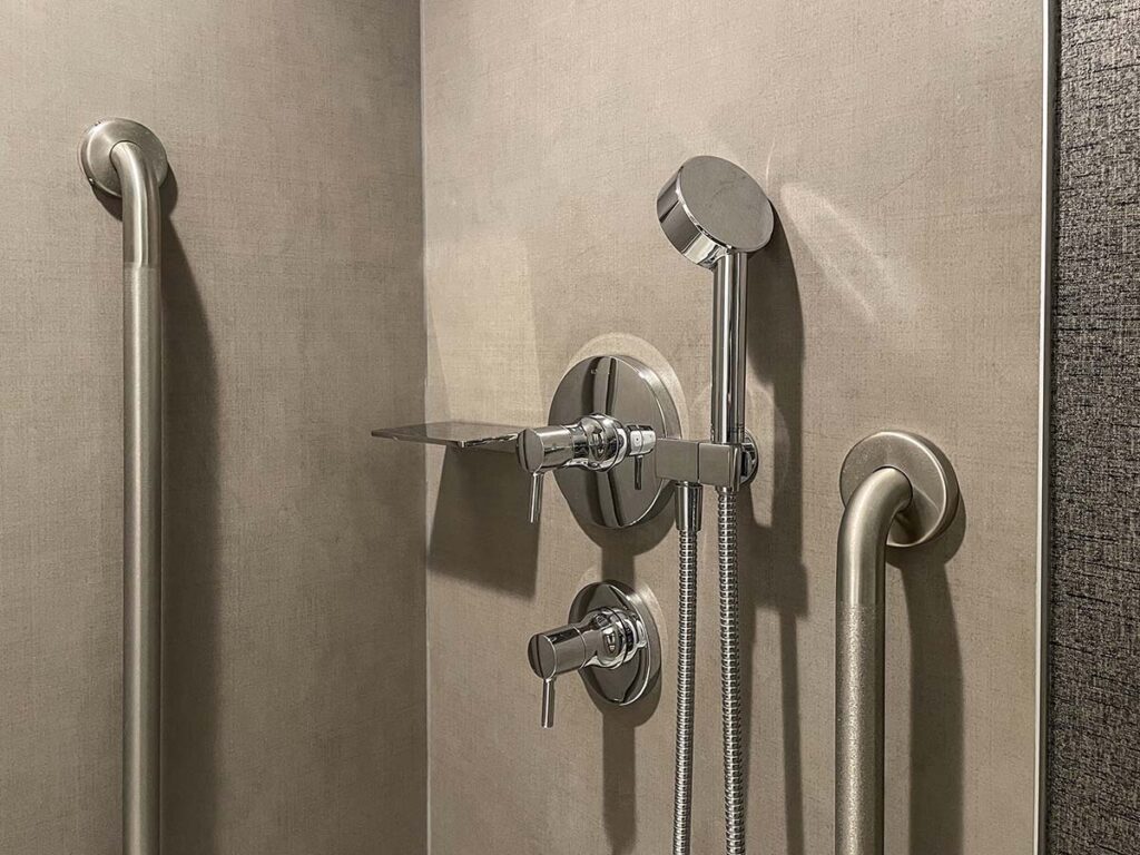 Sheraton YYZ bathroom shower head