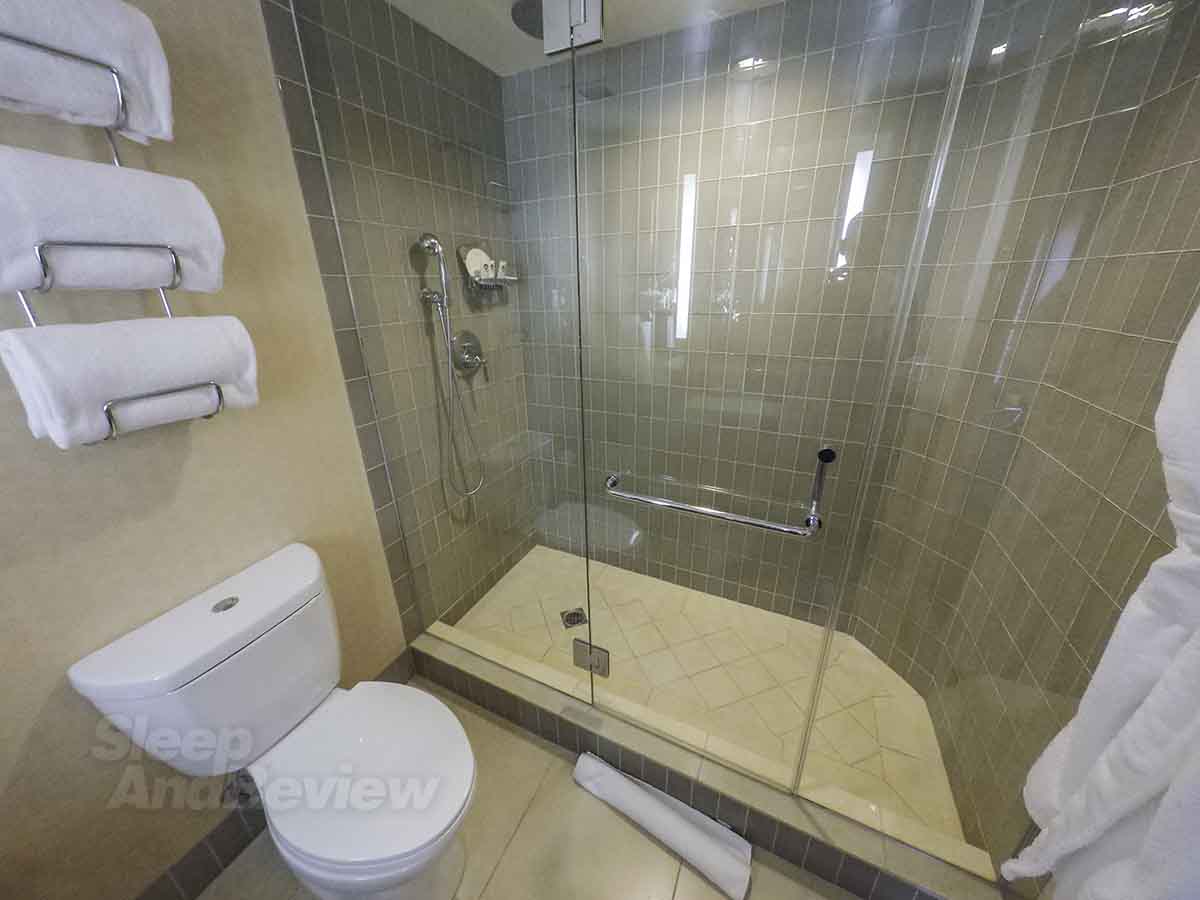 Sofitel Hotel Beverly Hills shower