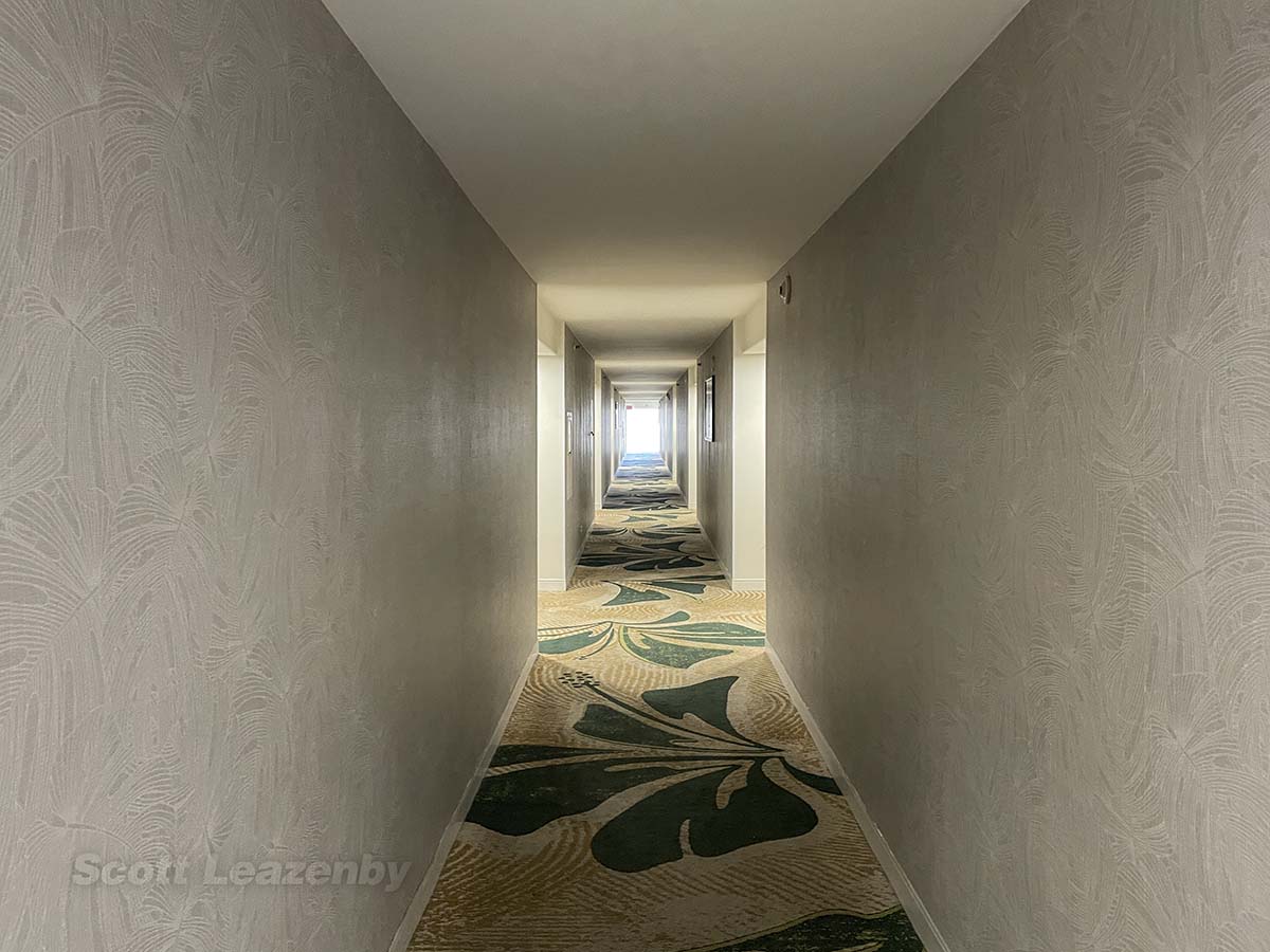 Waikiki Malia Hotel 15th flor guest room hallway