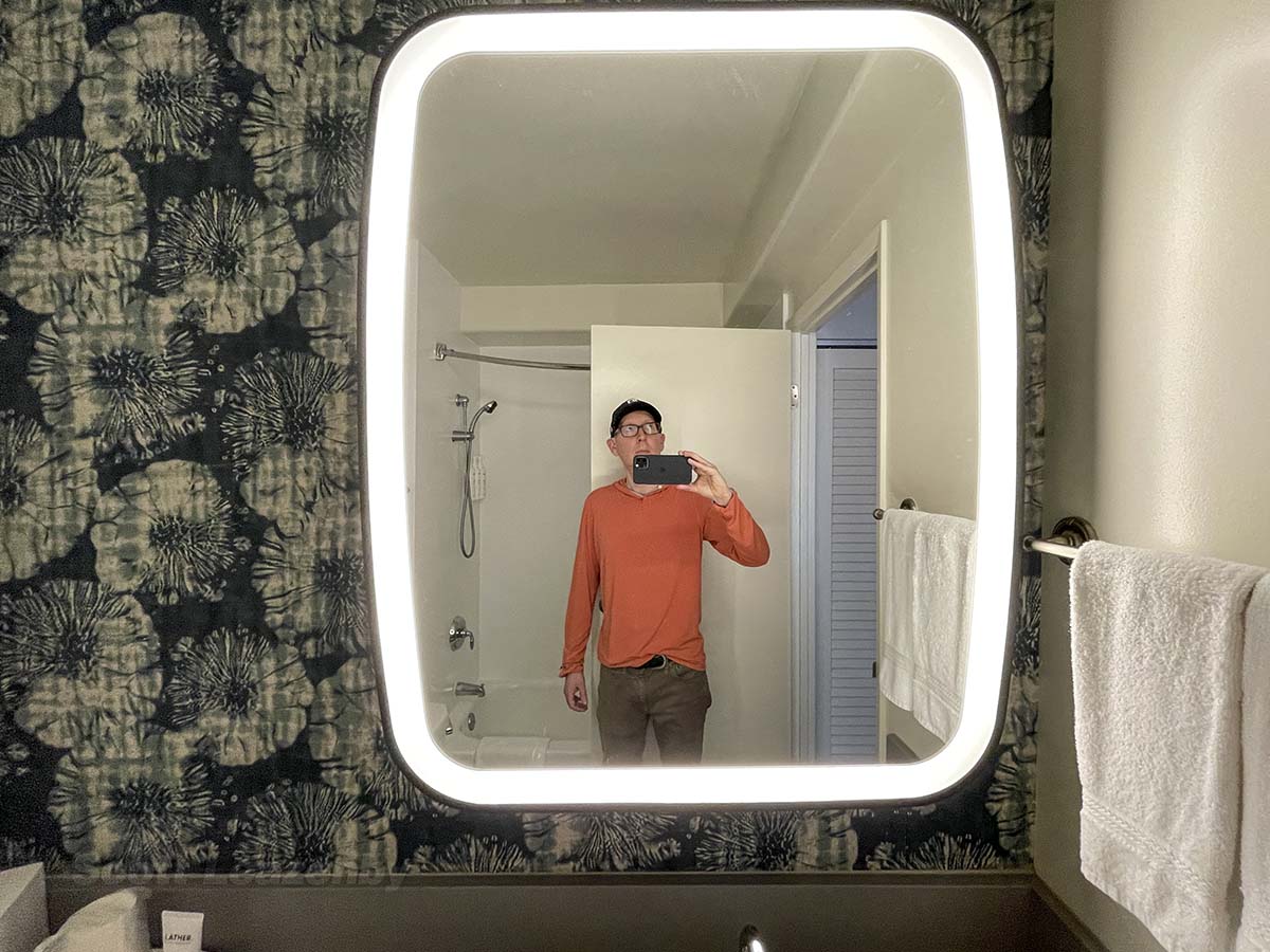 Waikiki Malia Hotel bathroom mirror