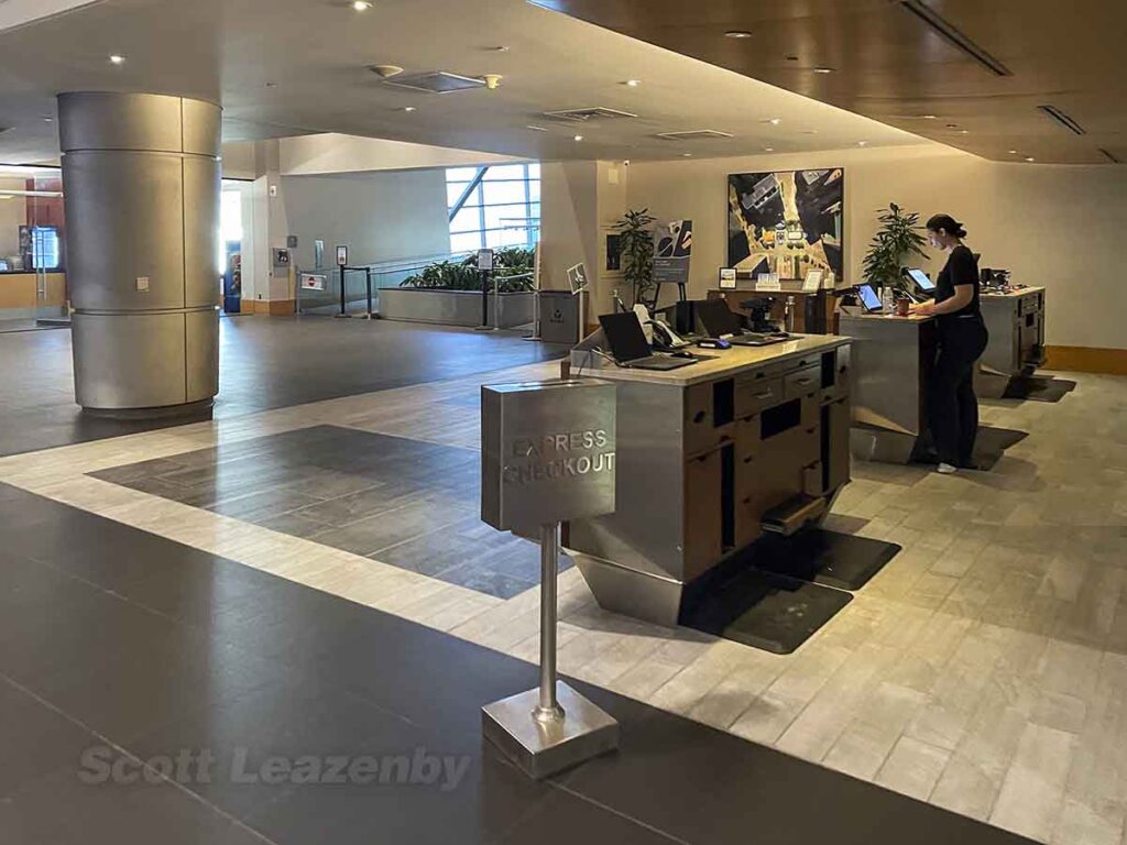 Westin DTW hotel reception desk