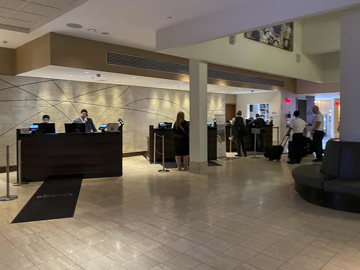 Marriott Newark Airport reception desk