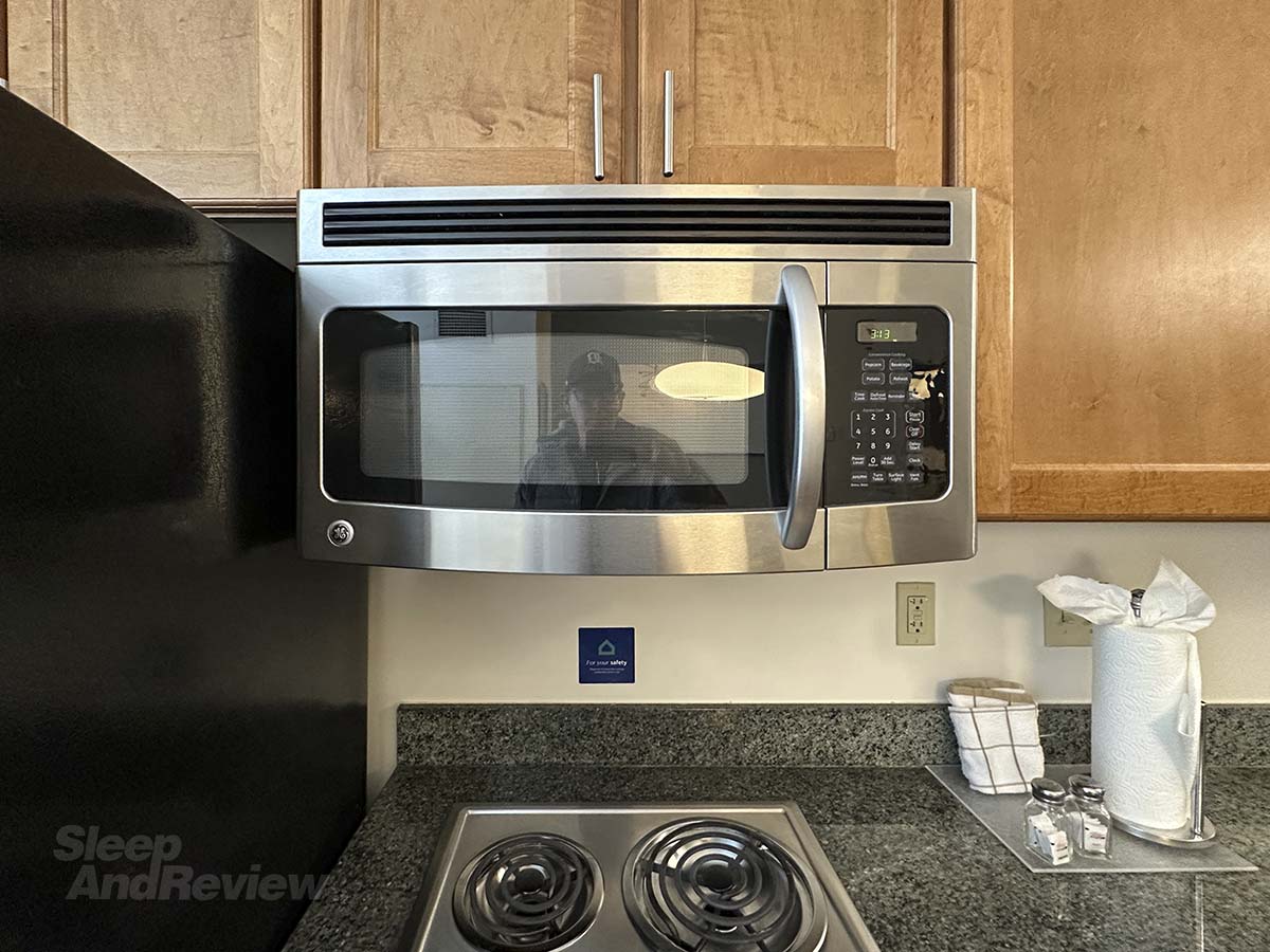 Hyatt House Denver Airport in room microwave