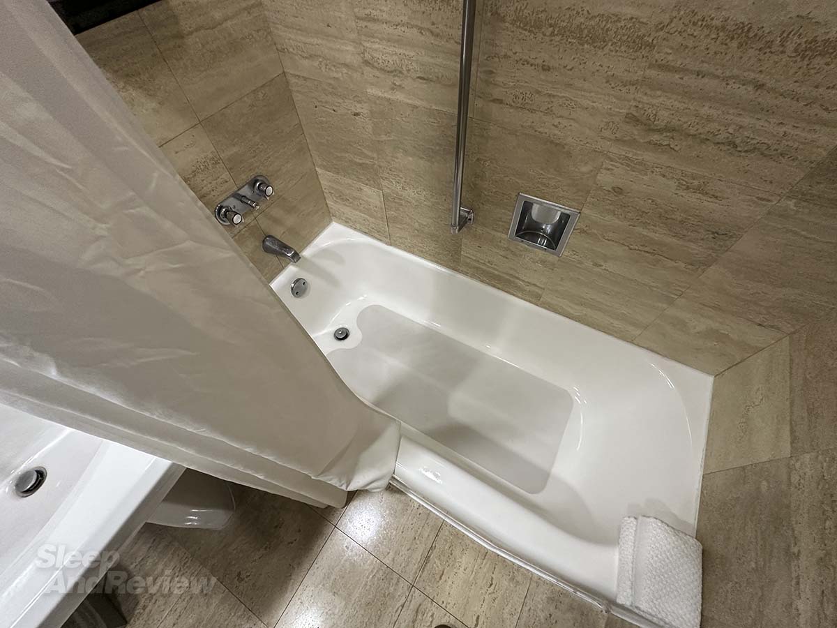 Shower and tub in my room at the Miami International Airport hotel