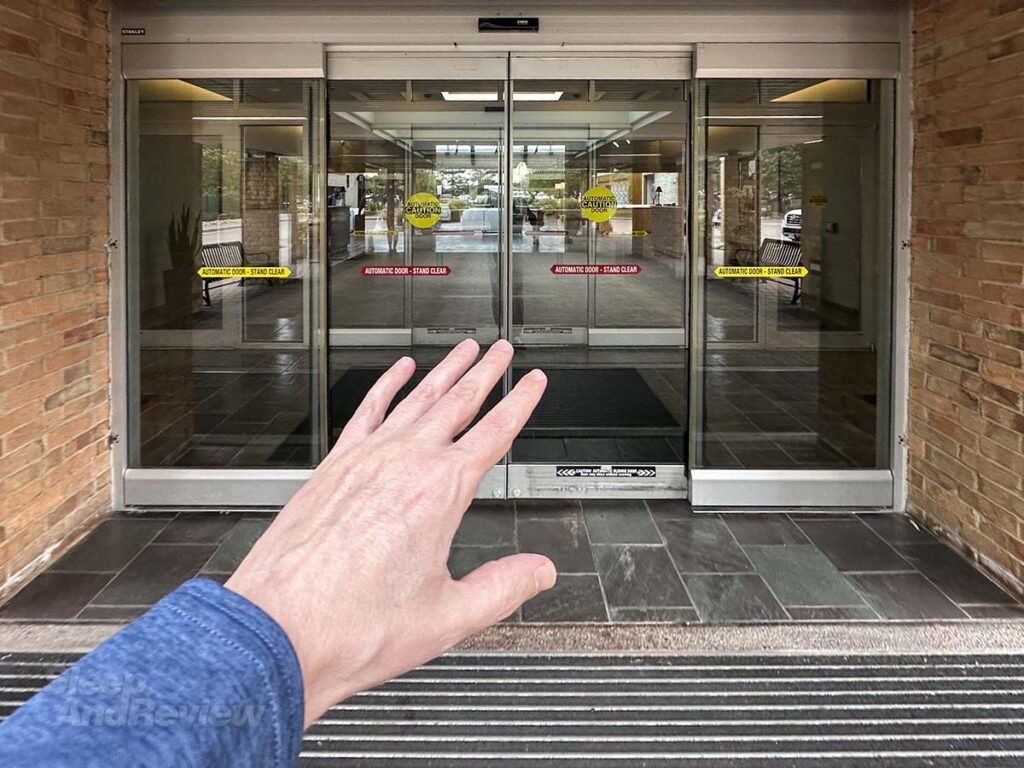 Walking through the automatic glass doors at the entrance of the Inverness Denver